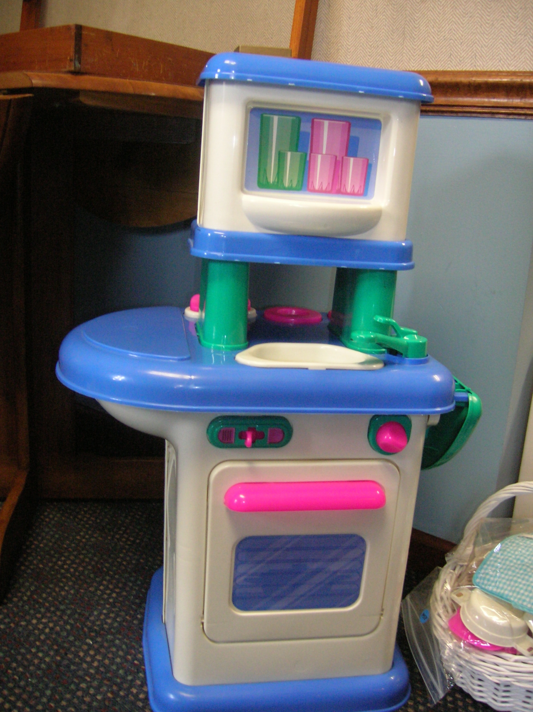 kolcraft play kitchen
